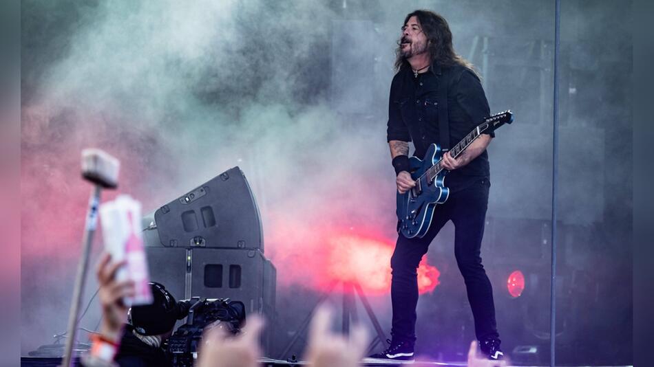 Dave Grohl geht mit Drummer Ilan Rubin in die Zukunft.