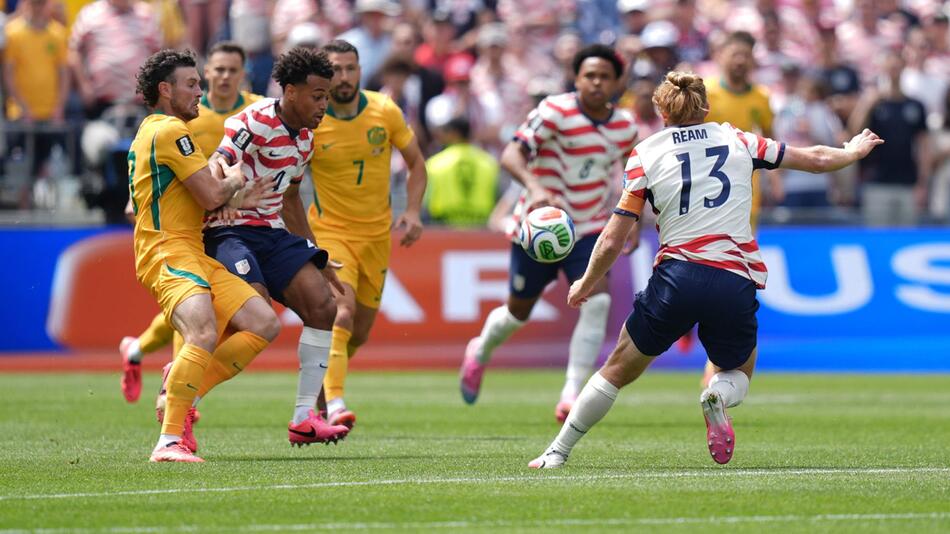 Eigentor! US-Team führt früh gegen Australien
