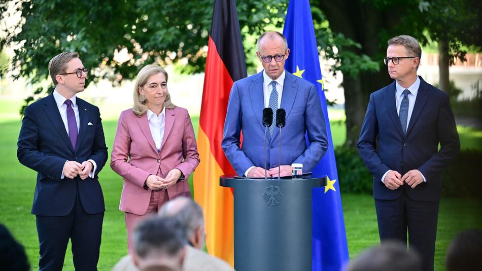 Neue Minister und ein Rätsel