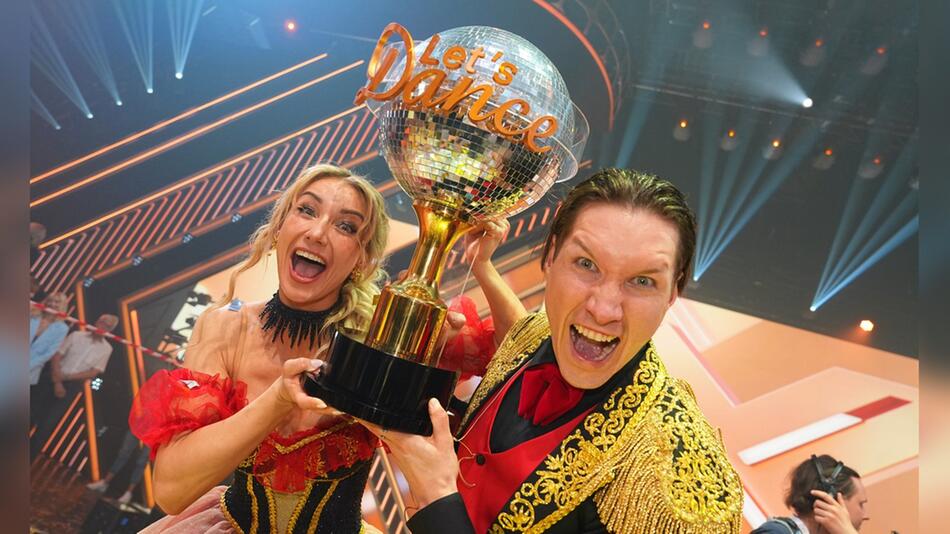"Let's Dance": Anna-Carina Woitschack zum "Dancing Star" gekürt