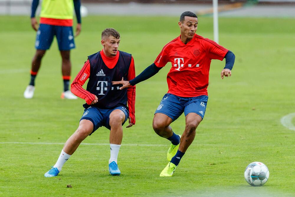 In seiner Bayern-Zeit hat Michael Cuisance (l.) zu Thiago aufgesehen