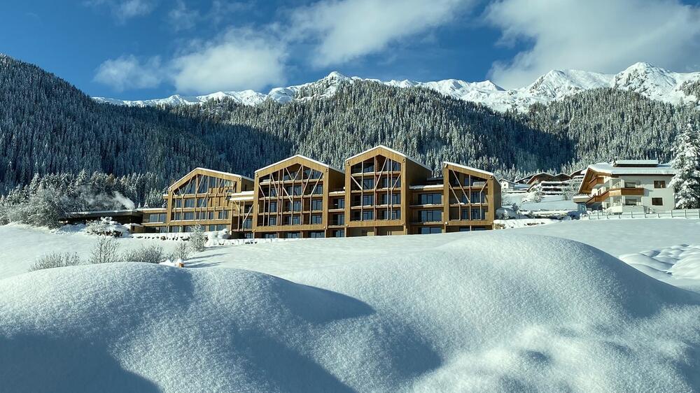 Einen Ausblick in die Bergwelt Ratschings bietet der Gassenhof inmitten der Südtiroler Alpen.