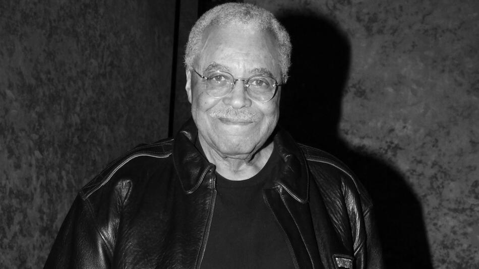 Unvergessen als Schauspieler und Synchronstimme: James Earl Jones.