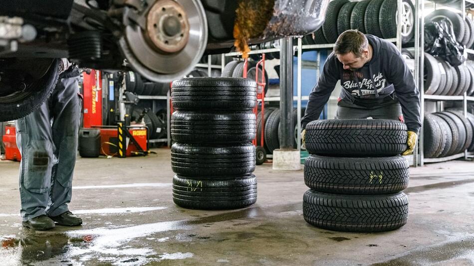 Reifenwechsel in der Werkstatt