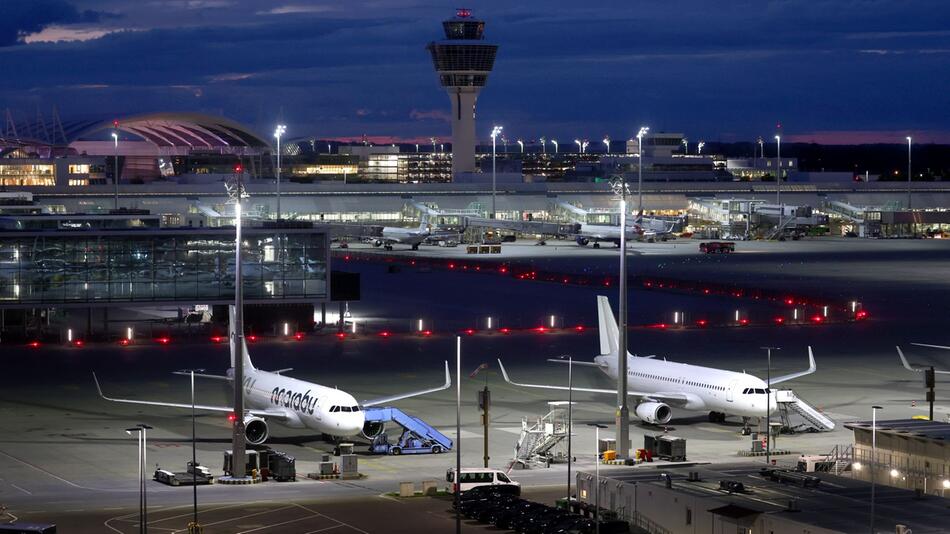 Klimaaktivisten legen Münchner Flughafen lahm