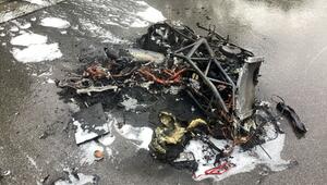 Motorrad brennt auf der Autobahn