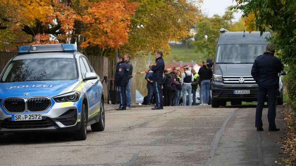Mann in Bayern öffnet seine Haustür – dann wird er erschossen