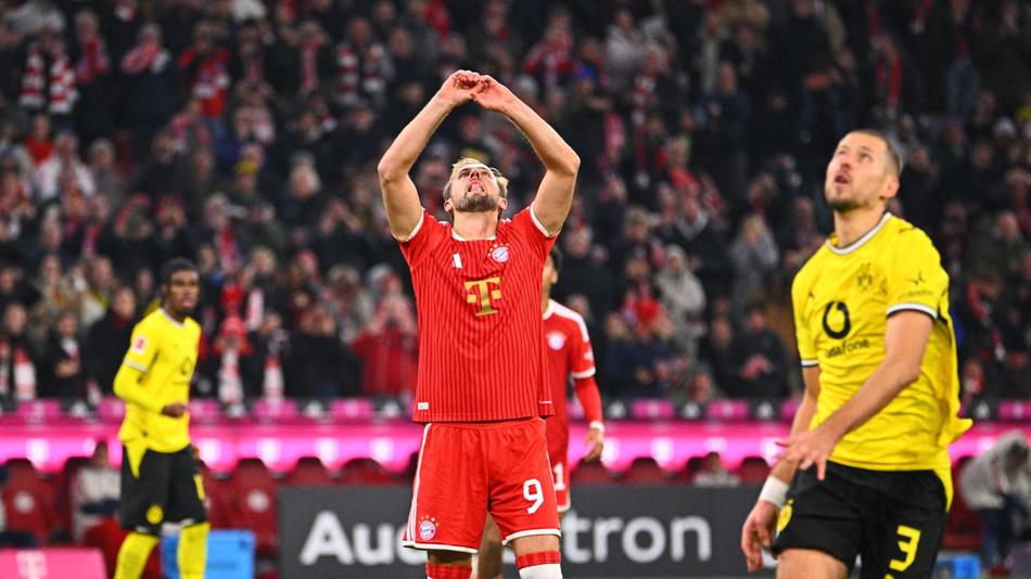 Bayern stolpert in wildem Klassiker