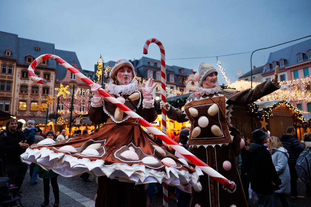 Weihnachtsgeschäft auf dem Weihnachtsmarkt