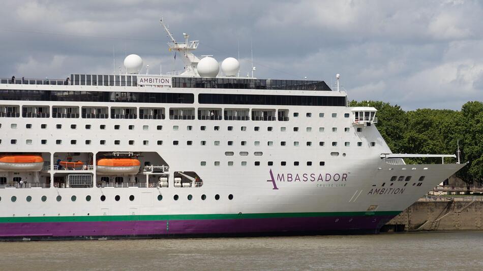 Toter Passagier und 50 Erkrankte: Kreuzfahrtschiff unter Quarantäne