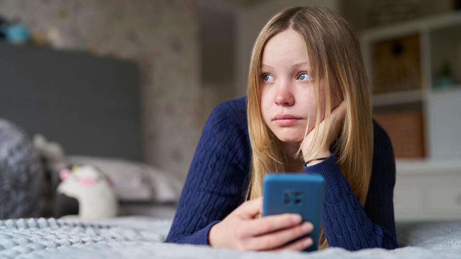 Tatort Klassenchat – womit Kinder und Eltern sich strafbar machen