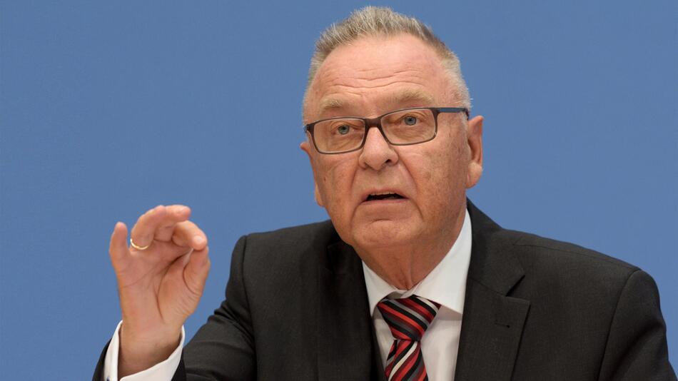 Ex-Verfassungsgerichtspräsident fordert Wahlrechtsreform
