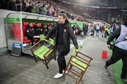 Fußball, Bundesliga, Düsseldorf, Stuttgart, Kellerduell