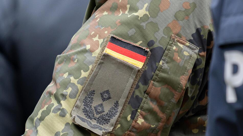 Jeder Vierte hat bisher nicht auf Wehrdienst-Fragebogen reagiert