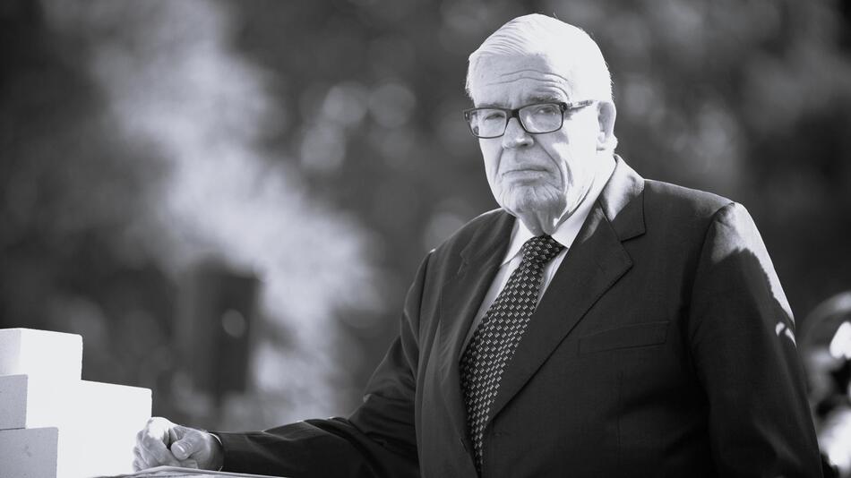Unternehmer Klaus-Michael Kühne gestorben