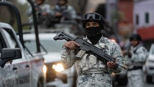 Spezialeinheiten vor der Fiscalia General de la Republica