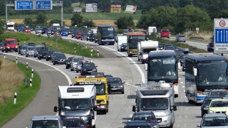 Staus auf den Autobahnen im Norden