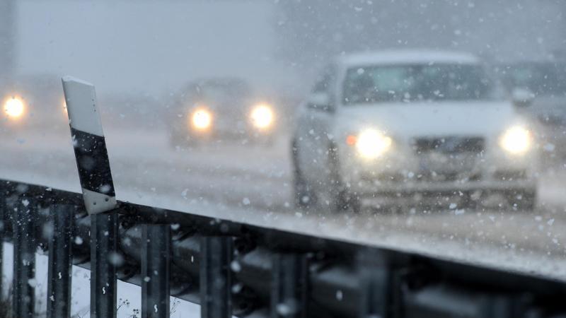 A 28 bei Wintereinbruch