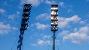Flutlichtmasten im Ostseestadion