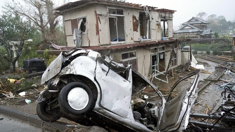 Taifun "Hagibis" zerstört in Japan Häuser und Autos