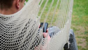 Symbolbild - Smartphone-Nutzung bei Kindern