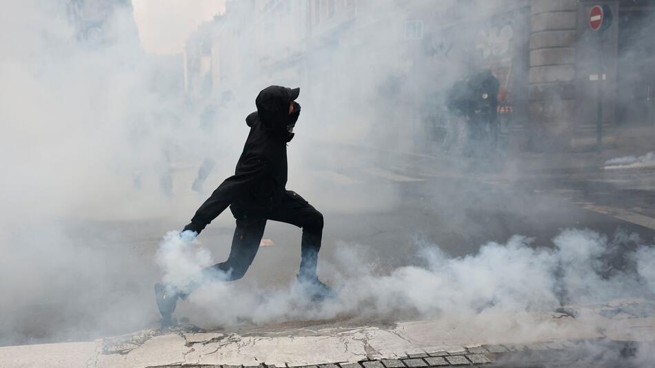 Gewalt, Festnahmen und Feuer: Was hinter den Protesten steckt