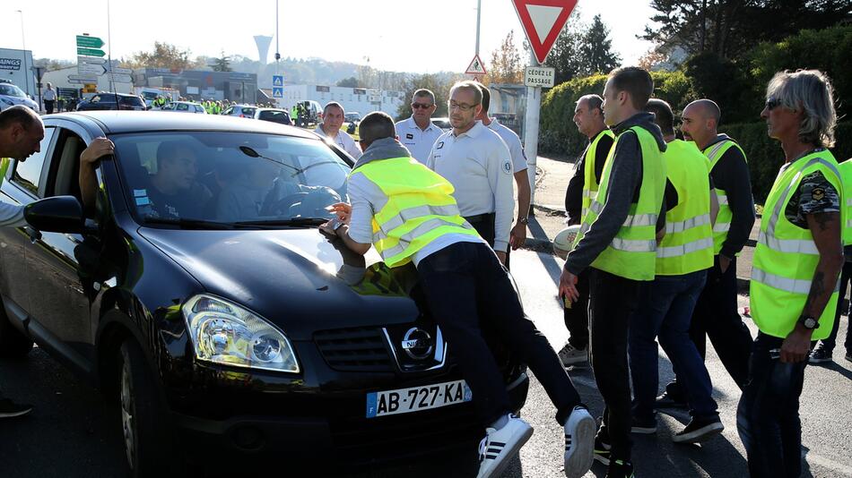 Protest gegen zu hohe Spritpreise in Frankreich