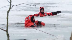 Wismar: Leiche von Eisbader gefunden - und laufende Kamera