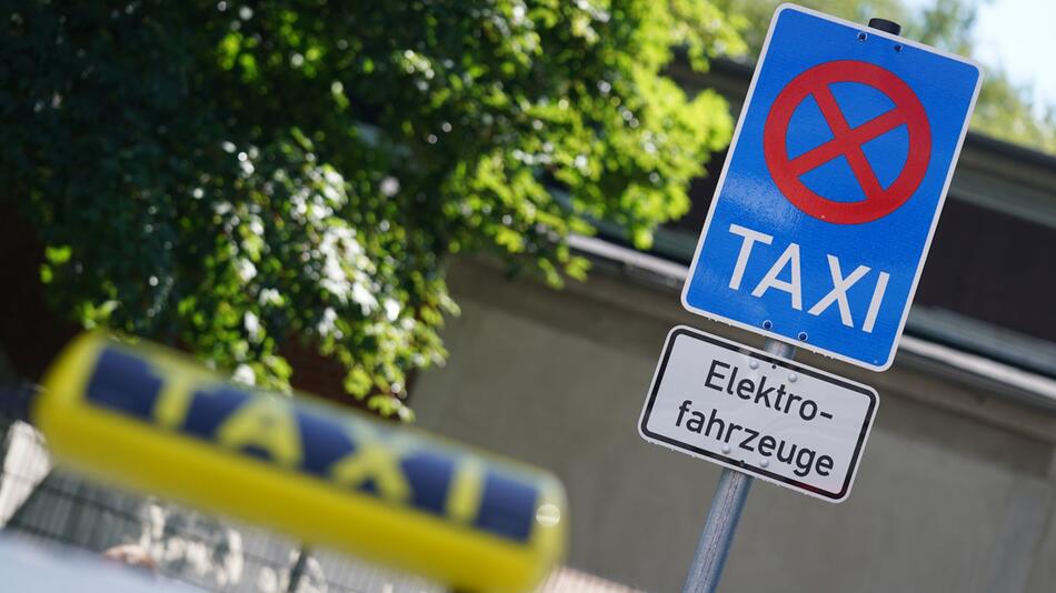 „Zukunftstaxi“ - Ladestation exklusiv für E-Taxen