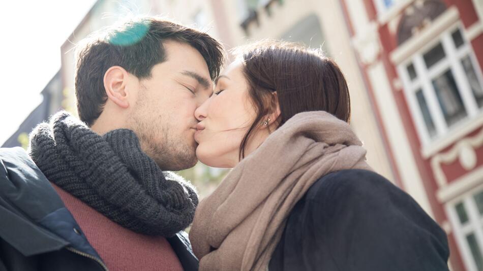 Liebe auf dem Prüfstand:So geht es Paaren ein Jahr nach Corona