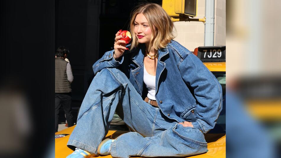 Gigi Hadid bei einem Fotoshooting in New York komplett in Denim.