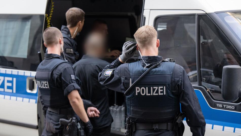 Razzia im Bahnhofsviertel Frankfurt