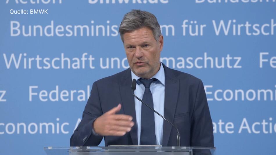 Bundeswirtschaftsminister Robert Habeck während einer Pressekonferenz in Berlin