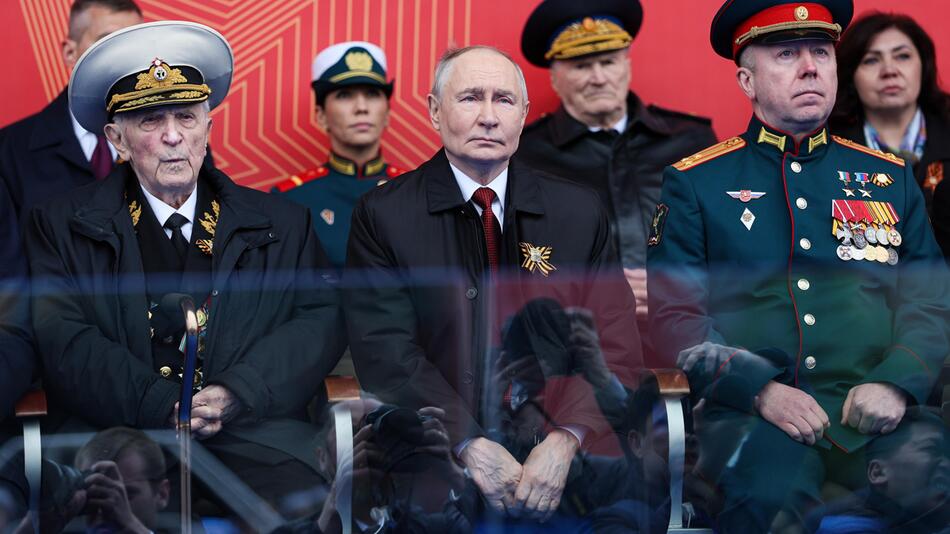 Putin beschwört Sieg über die Ukraine – doch seine Parade zeigt das Gegenteil