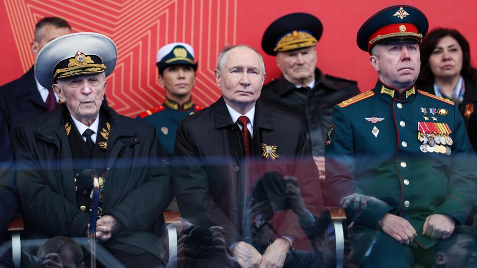 Putin beschwört Sieg über die Ukraine – doch seine Parade zeigt das Gegenteil