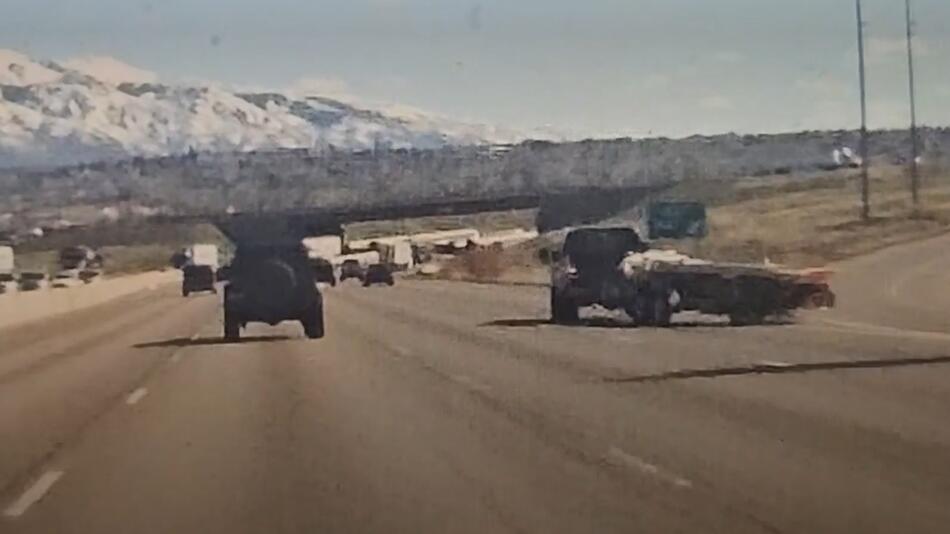 Pick-up auf Autobahn in Utah