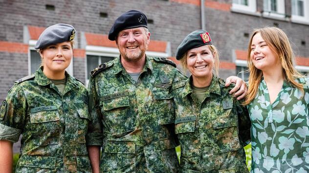 Amalia, Willem-Alexander, Máxima und Ariane in Breda.