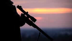 Jäger mit Waffe