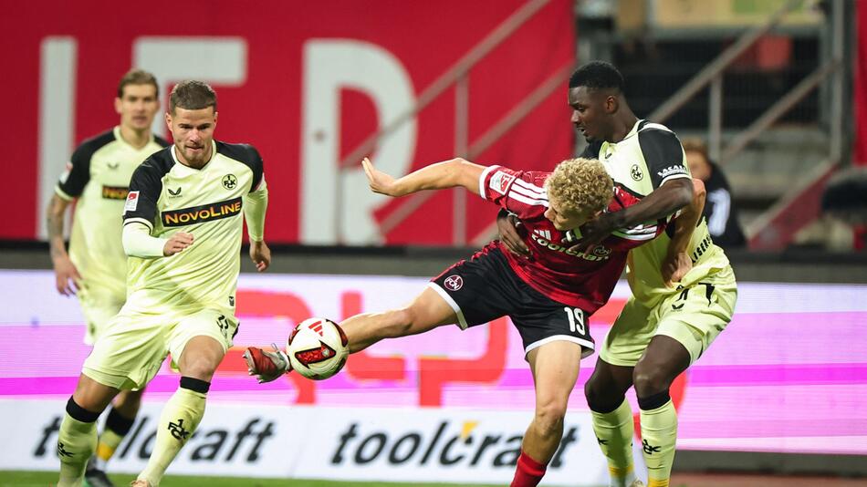 Nürnberg übernimmt die Kontrolle, Lautern hält dagegen