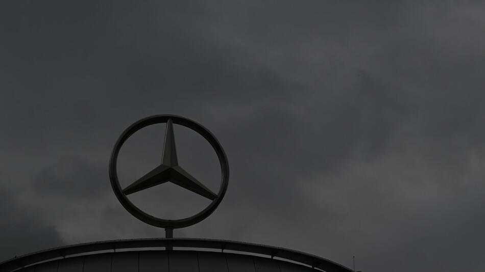 Mercedes expects significantly lower profits