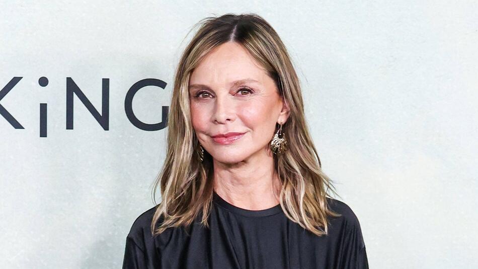 Calista Flockhart ist auch 20 Jahre nach dem Ende von "Ally McBeal" ihrem Look treugeblieben.