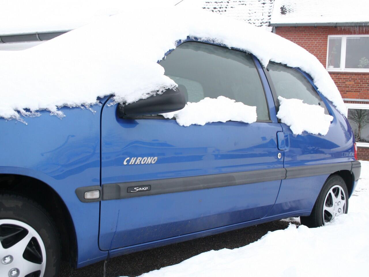 Schnee auf dem Auto: Wer nicht fegen mag, nimmt Strafen in Kauf | GMX