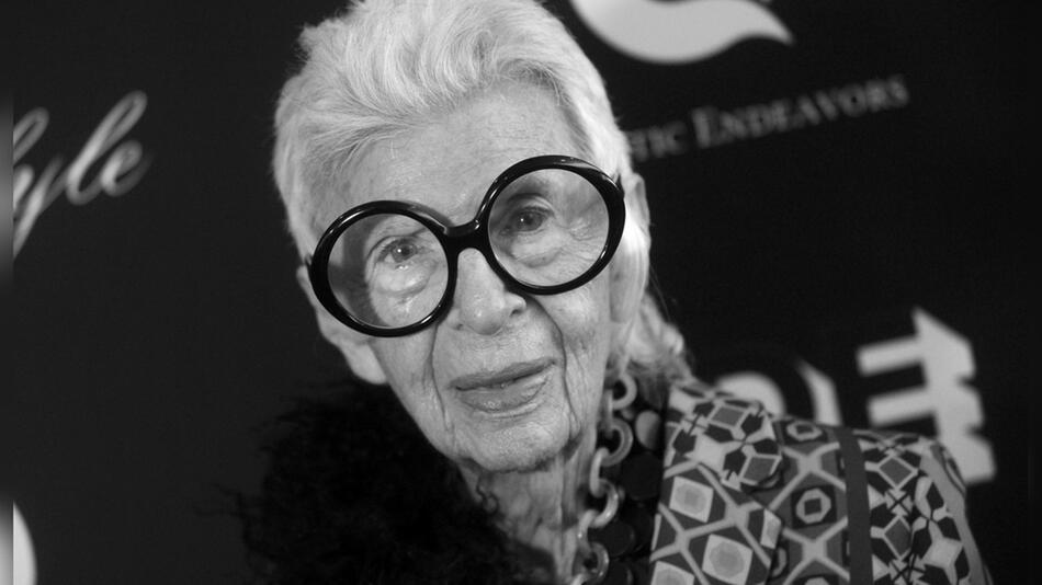 Iris Apfel ist mit 102 Jahren gestorben.