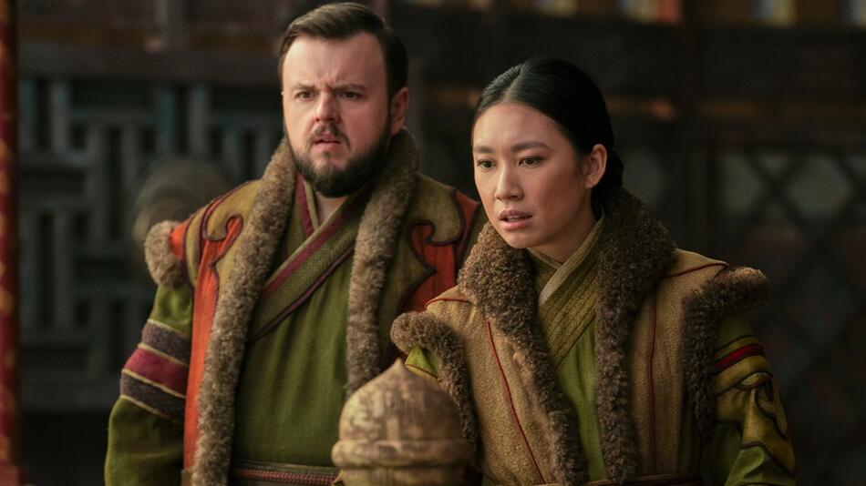 John Bradley als Jack Rooney und Jess Hong als Jin Cheng in "3 Body Problem".