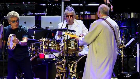 Zak Starkey (Mitte) bei einem Auftritt mit der britischen Kultband The Who.