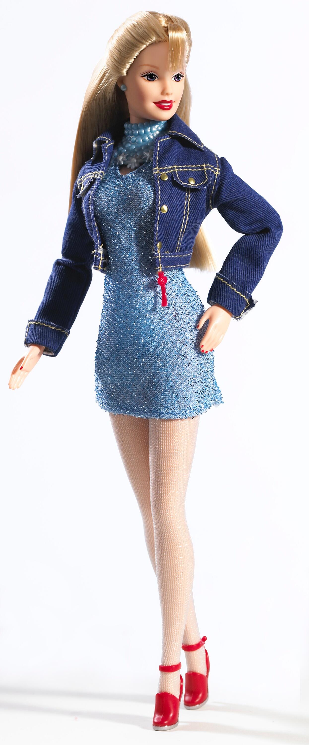Barbie: So hat sich die Puppe über die Jahre verändert | GMX