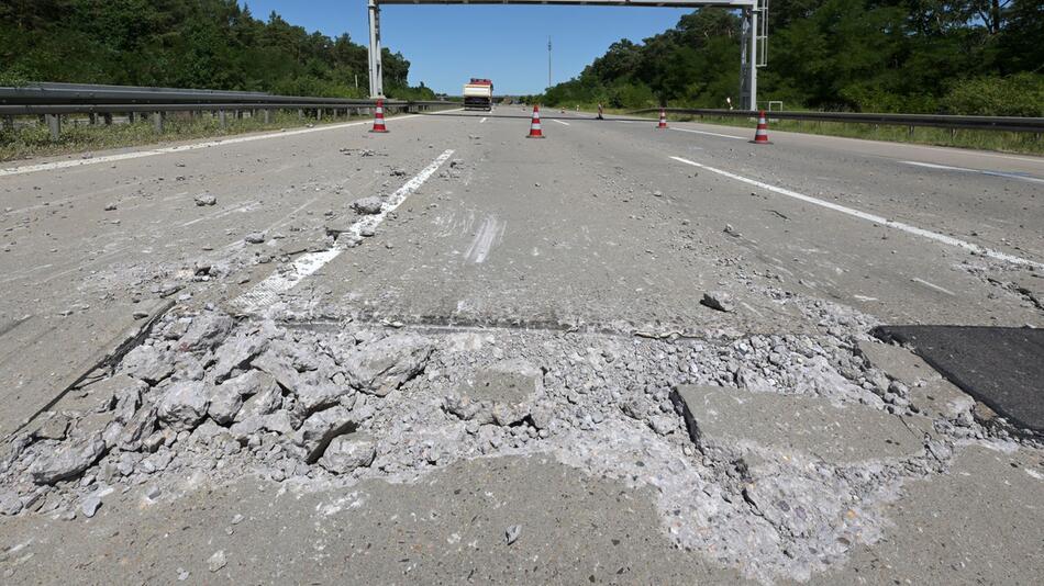 Autofahrer aufgepasst: Hitzeschäden auf Autobahnen