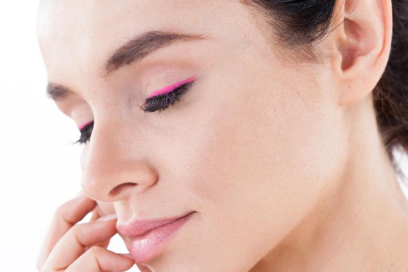 Eyeliner-Trendfarbe Pink