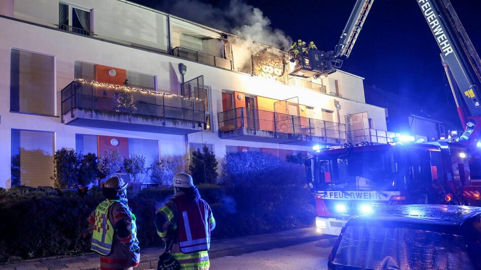 Mensch verbrennt an Heiligabend in Seniorenwohnung