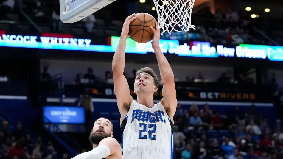 Franz Wagner steigt für die Orlando Magic zum Korb hoch